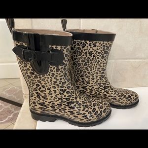 Rain boots by Capelli ☔️